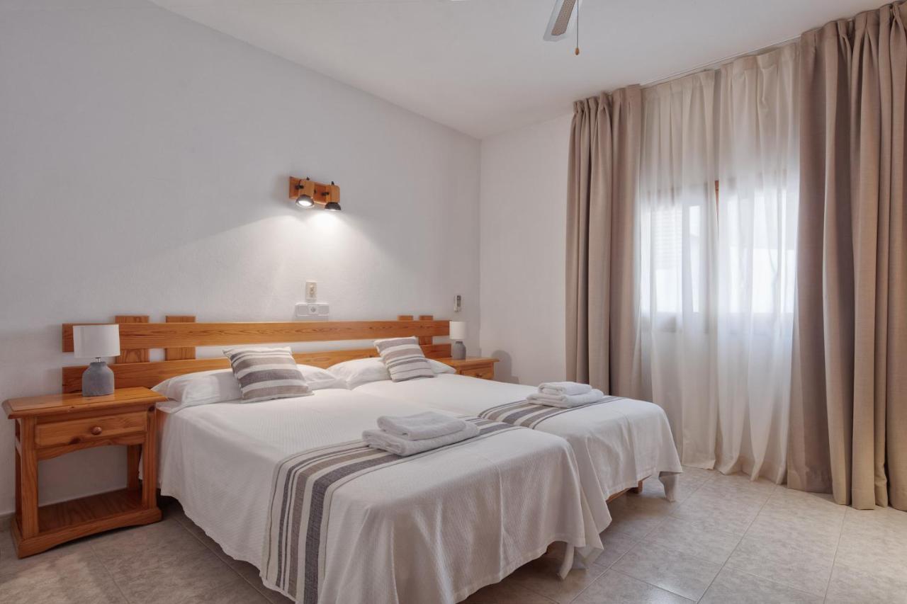 Alojamientos Turisticos Cardona - Apartamento 1 Hab. Standart Es Pujols Exterior foto