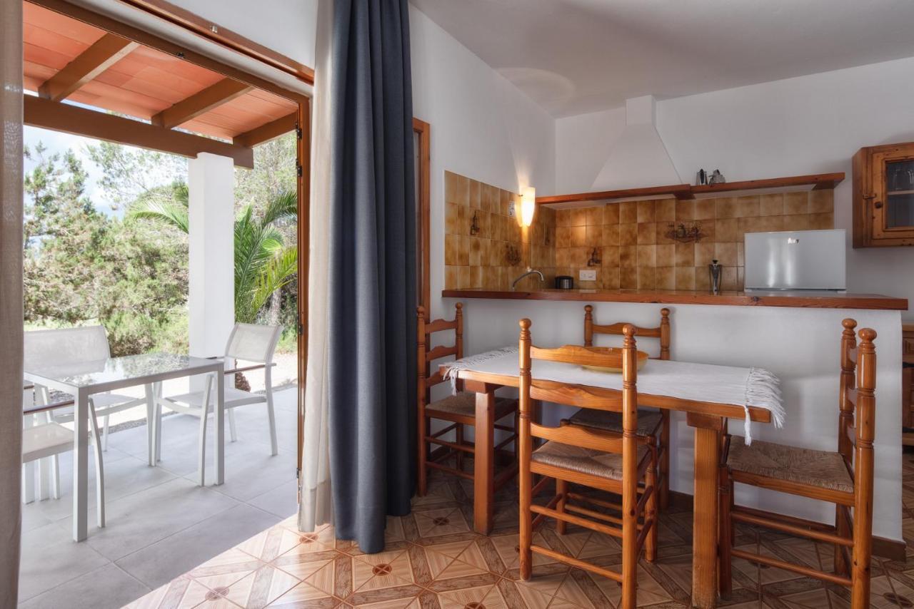 Alojamientos Turisticos Cardona - Apartamento 1 Hab. Standart Es Pujols Exterior foto